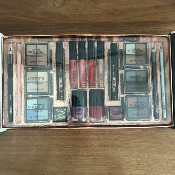 Amelia knight color couture cosmetics - Picture 4 of 12